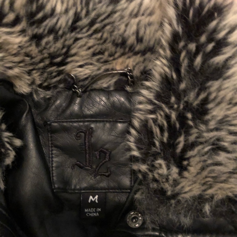 Leather jacket - Picture 2 of 3